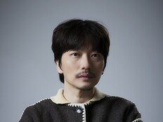 이동휘 “수다로 지지 않던 나, ‘절대강자’ 윤경호 형 앞에서 무릎 꿇어”[인터뷰]