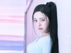 ITZY 유나, 인간 아이스크림?! 냉동창고서 신비한 아우라