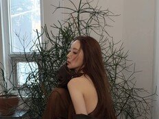 박민영, 밥 안 먹고 물만 마시더니…가녀린 어깨 라인 ‘깜짝’ [DA★]
