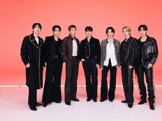 방탄소년단 슈가 “다같이 동거하며 작업, 신인 시절 생각나” [일문일답]