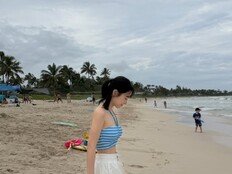 박보영, 휴양지서 뽐낸 수영복 자태…‘뽀블리’의 과감 외출 [DA★]