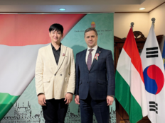 KoN(콘) 외교무대 등장…이게 클래스다