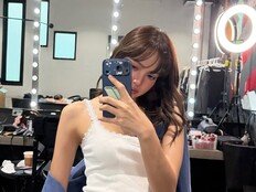 블랙핑크 리사, 바지를 어디까지 내린 거야…한 줌 허리 ‘눈길’ [DA★]