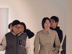 송혜교, 김수철과 나란히…전시장서 빛난 ‘뜻밖 투샷’ [SD셀픽]