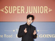 슈주 려욱, 팬 추락 사고 직접 사과…“너무 가까이 간 내 탓 같았다”