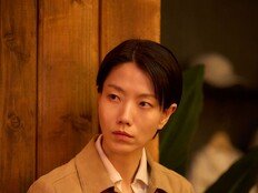 ‘군체’, 김신록이 그리는 인간의 선의… ‘지옥’ 박정자 잇는 강렬한 변신