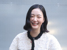 김고은, 눈빛으로 완성한 ‘독보적 분위기’…화보 비하인드도 ‘영화 그 자체’