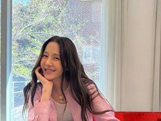 고현정, 세월 역행하는 청순美…핑크 셔츠 입고 미소 ‘활짝’ [DA★]