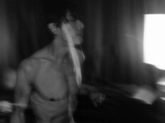 박효신 한밤 중 상탈, 선명한 복근 미쳤다 [DA★]