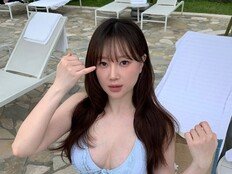 나인뮤지스 금조, 비키니 입고 D라인 공개…“뱃살인지 아기인지” [DA★]