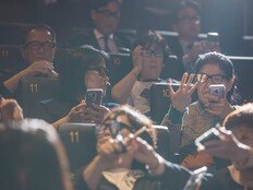 롯데컬처웍스, 장애인의 날 맞아 ‘AI 자막 안경’ 배리어프리 상영회 성료