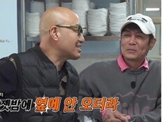 홍석천, 잠자리 앞 사심 폭발 “난 언제든 가운데로 가”…멤버들 ‘긴장’ (독박투어4)