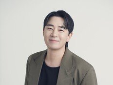 [공식] 붐, 둘째 딸 품에 안았다…“산모·아이 모두 건강”
