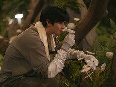 안효섭, 경운기 탄 젠틀맨…‘매튜 홀릭’ 시작