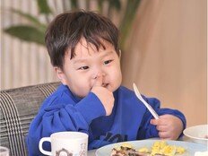 ‘김준호 子’ 정우, 까나리 먹고 엄지 척…김종민도 깜놀 (슈돌)