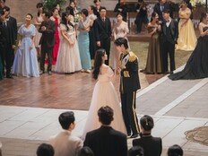아이유♥변우석 프러포즈 이벤트…미공개 사진 대방출 (21세기 대군부인)