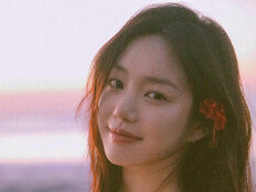 이유비, 35세 안 믿겨…청순+섹시 비키니 자태
