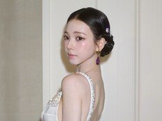 카리나, ‘멧 갈라’ 빛낸 단아美…백리스 드레스로 시선 압도 [DA★]