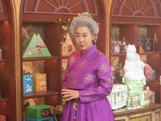 ‘이상한 과자 가게 전천당’ 3kg 짜리 가발 쓴 라미란, 원작과 미친 싱크로율