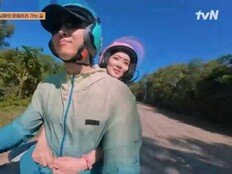 김혜윤, 덱스에게 백허그? 청춘 영화 같네 ‘오빠 달려~’ (산지직송)
