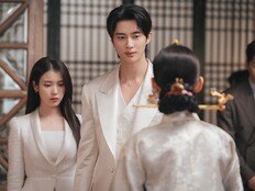아이유♥변우석 계약결혼 탄로났다…공승연 눈빛 돌변 (대군부인)