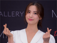나나, 팬들과 한 테이블 앉는다…‘런치 밋앤그릿’ 직접 기획