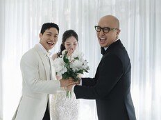 홍석천, ‘아빠 미소’ 터졌다…입양 딸♥예비 사위와 웨딩촬영 [SD셀픽]