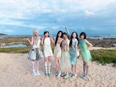 엔믹스, ‘헤비 세레나데’ MV 비하인드 컷 공개…청량+몽환 매력
