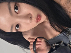 김유정, 각도가 아찔해 …대담한 포즈