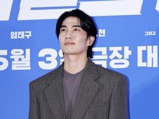 ‘와일드 씽’ 엄태구 “파격 노출 화보, CG의 도움 받았다”