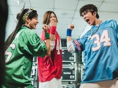 뻔한 재결합도 펀(Fun)하게…‘와일드 씽’ 제대로 웃기는 고단수 코미디[리뷰]