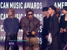 방탄소년단, AMA ‘올해의 아티스트’ 수상…두 번째 대상