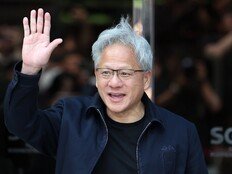 성룡이 젠슨 황 연기?…‘역대급 방한 행보’ 속 온라인 달군 드라마 캐스팅설의 진실