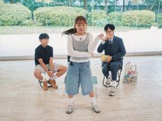 유재석도 웃었다…2200만 뷰 ‘롤러코스터 기절 남매’ 등장