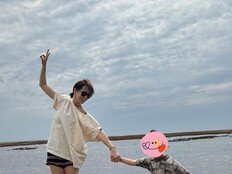 ‘현빈♥’ 손예진 子, 벌써 이렇게 컸어?…붕어빵 비율 ‘깜짝’ [DA★]