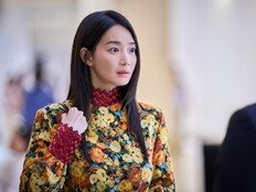 신민아의 서늘한 집념…‘눈동자’로 보여줄 새로운 얼굴
