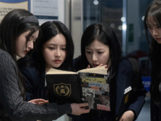 피프티피프티, 여고생 퇴마단 변신…오늘 극장서 만난다
