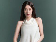 권은비, 새 프로필 공개…우아함부터 시크함까지