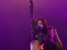 제니, 유럽도 홀렸다…K팝 최초 양대 페스티벌 헤드라이너
