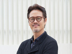 ‘제자 성폭행 혐의’ 뮤지컬 배우 남경주, 첫 재판 또 연기… ‘사안 중대성’ 감안