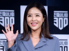 [공식] 신지, KT 시구 논란 결국 사과…축하공연도 전격 취소