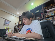 유노윤호, 14년째 사는 집 공개…연습생 때 동전 저금통 아직도(전참시)