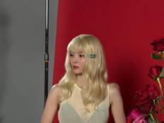 김유정, 이런 모습 처음이야…금발에 백리스까지 ‘깜짝’ [DA★]