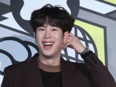 피오, 제주서 교통사고…팔·무릎 부상 “생명 지장 없어”
