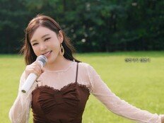 송가인, 100만 뷰 돌파에 화답…‘꽃이 아니면 어떤가’ 스페셜 클립 공개