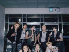 스트레이 키즈, 컴백부터 국내외 차트 1위…‘THIS & THAT’ 흥행 시동