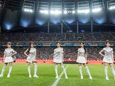 ‘축덕 걸그룹’ 리센느, 이강인 데뷔전 하프타임쇼로 성덕됐다