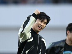 임영웅, 유튜브 31억5000만뷰 뚫었다…180만 구독자도 ‘눈앞’