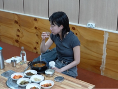 하윤경, 내장탕 혼밥에 대낮 소주까지…‘봄날의 햇살’ 180도 반전