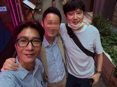 세기말 ‘인기가요’ MC 김진 근황 포착…한때 젝키 고지용도 [DA★]